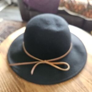 Rhythm Black Hat with Tan Band